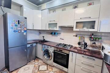 2-к квартира, 59 м², 1/3 эт.