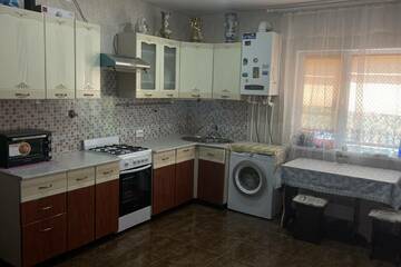 3-к квартира, 75 м², 1/1 эт.